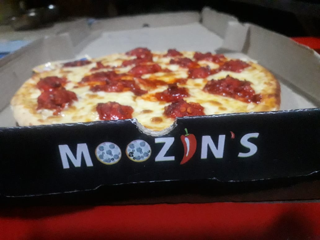 Moozin's Blast Chicken Pizza